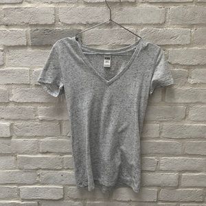 v neck tee